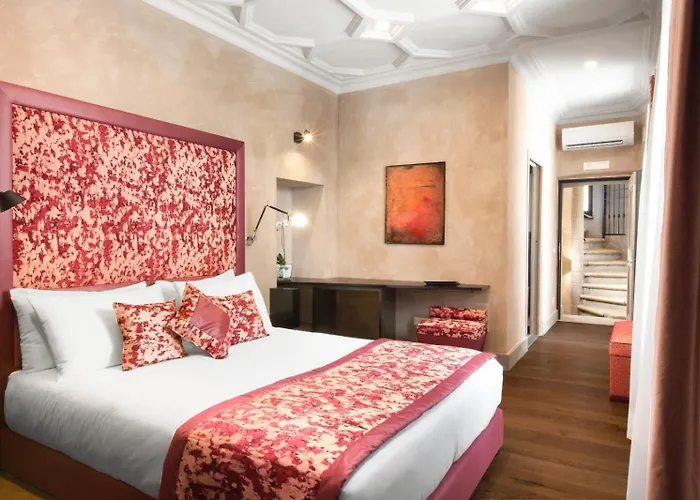 Eroma - Pantheon Luxury Pensión
